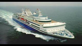 Круизный лайнер Grand Voyager попал в сильный шторм / Cruise ship Grand Voyager hit by heavy storm.