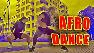 Девушки танцуют динамичный африканский танец на улице АНЕТ АНТОШОВА - AFRO DANCE