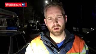 ЧП-САРАТОВ. ТЕЛО ВОДИТЕЛЯ ЗАЖАЛО МЕЖДУ ЛЕГКОВУШКОЙ И СТОЛБОМ