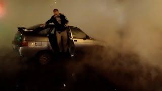 Самара: автомобиль провалился в канаву с водой