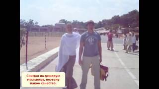 068.Обезьяны ограбили прохожую.Индия 2009 год.
