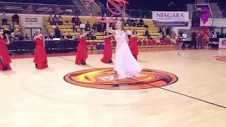 Массовый танец с лентами