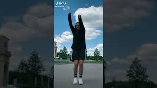 Валя Карнвал вернулась