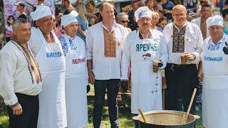 Мер міста Яремче пригощає традиційною Грибною Юшкою на свято міста Яремче 2019!
