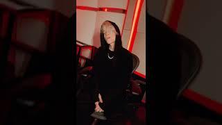 Егор Шип в комнате темно