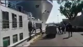 Cruise ship crashes into dock